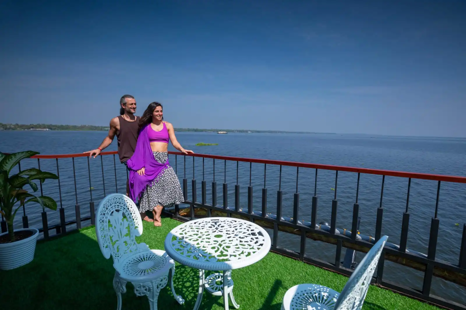 Guest houseboat memory